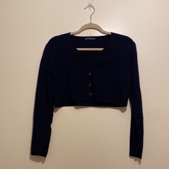 Brandy Melville Trio: Navy, Light Blue, and Cream Tops. Set 3 pieces - Picture 7 of 10